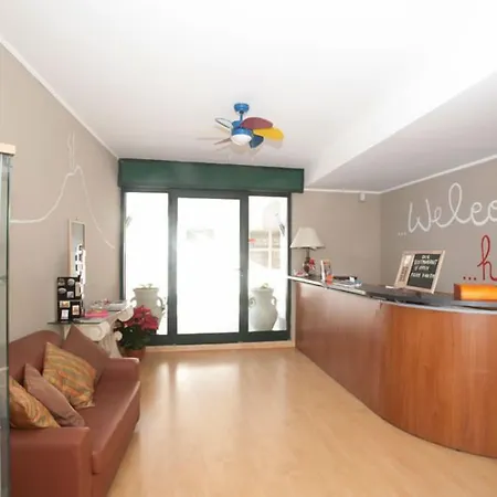 לינה וארוחת בוקר Sweet Two Steps From The Ruins...