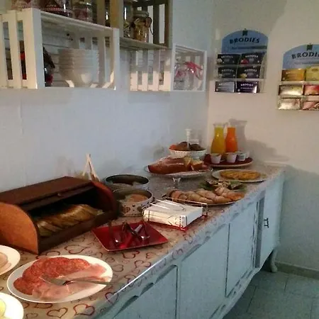 לינה וארוחת בוקר Sweet Two Steps From The Ruins...