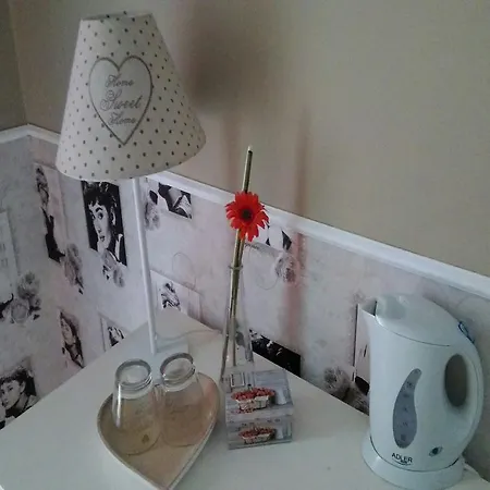 לינה וארוחת בוקר Sweet Two Steps From The Ruins... 3*