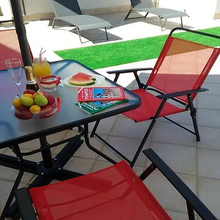 Sweet Two Steps From The Ruins... פומפיי