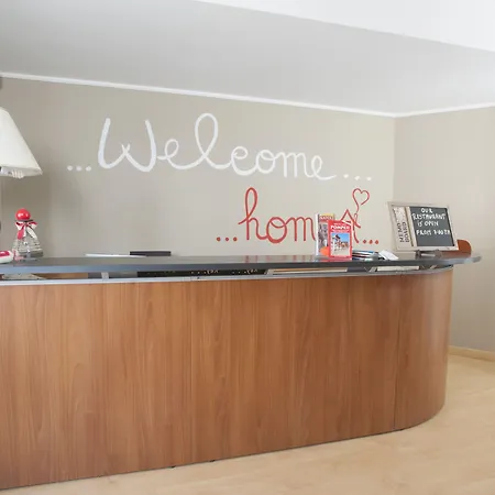 Sweet Two Steps From The Ruins... 폼페이