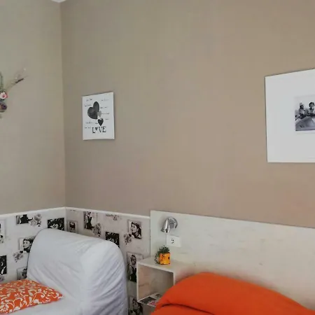 Sweet Two Steps From The Ruins... Couette-café 3*